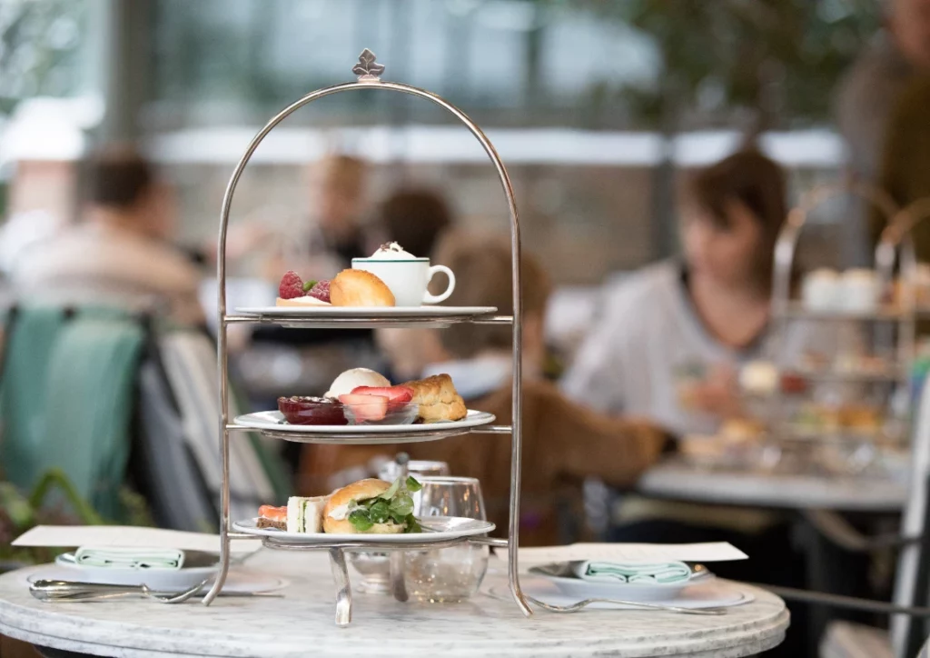 7 Best Things to Do in London, afternoon tea